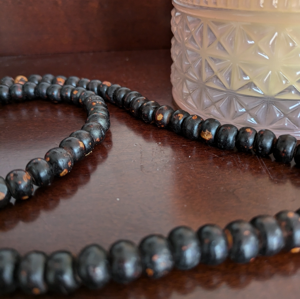 Elegant Brown/Black Beaded Necklace